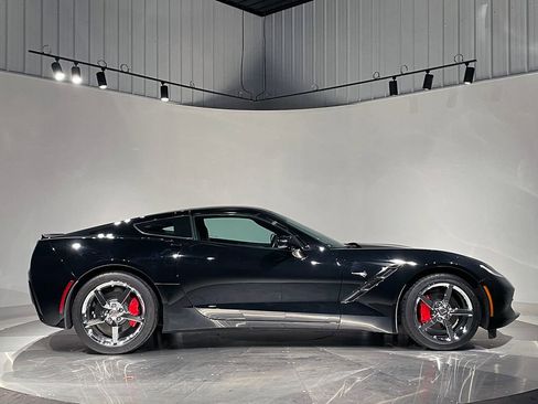 Used 2014 Chevrolet Corvette Stingray Coupe image 4