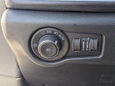 Used 2018 Chrysler Pacifica Limited w/ Advanced Safetytec Group image 22