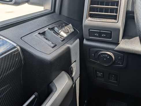Used 2019 Ford F150 Raptor w/ Equipment Group 802A Luxury AWD/4WD image 30