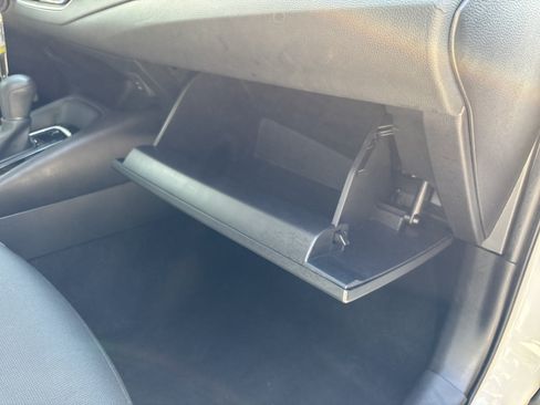Used 2025 Toyota Corolla LE FWD image 27