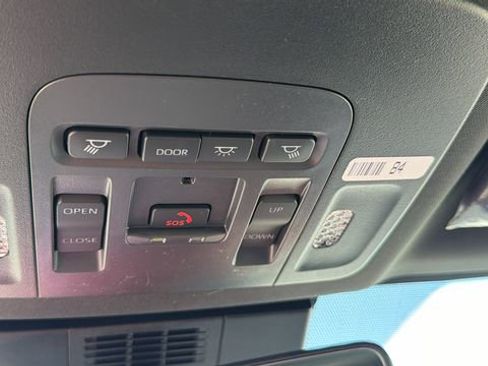 New 2026 Toyota Camry Hybrid FWD image 19