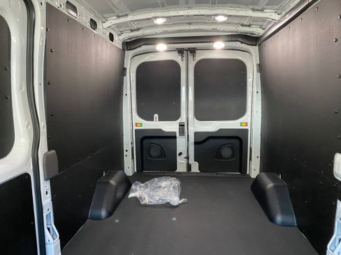 New 2026 Ford Transit 250 148 Medium Roof w/ Load Area Protection Package RWD image 23