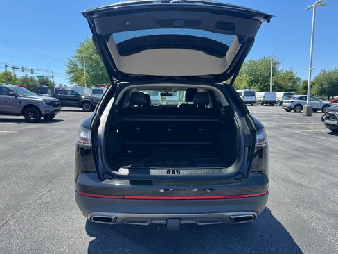 Used 2023 Lincoln Nautilus Reserve w/ Equipment Group 201A AWD/4WD image 9