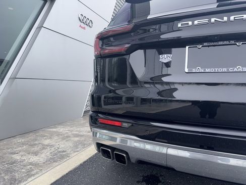 Used 2025 GMC Acadia Denali image 27