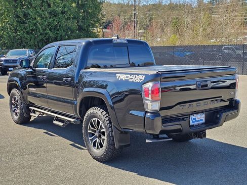 Used 2021 Toyota Tacoma TRD Sport AWD/4WD image 7