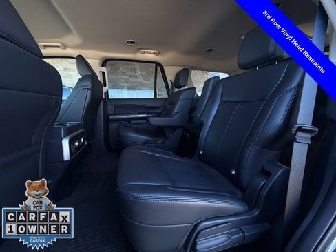 Used 2023 Ford Expedition XLT image 24