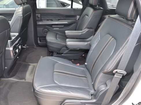 Certified 2023 Ford Expedition Platinum RWD image 11