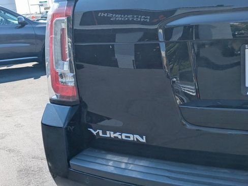 Used 2018 GMC Yukon SLT w/ Premium Edition image 4