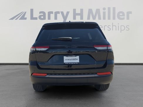 New 2026 Jeep Grand Cherokee Limited w/ Limited Altitude Package AWD/4WD image 4
