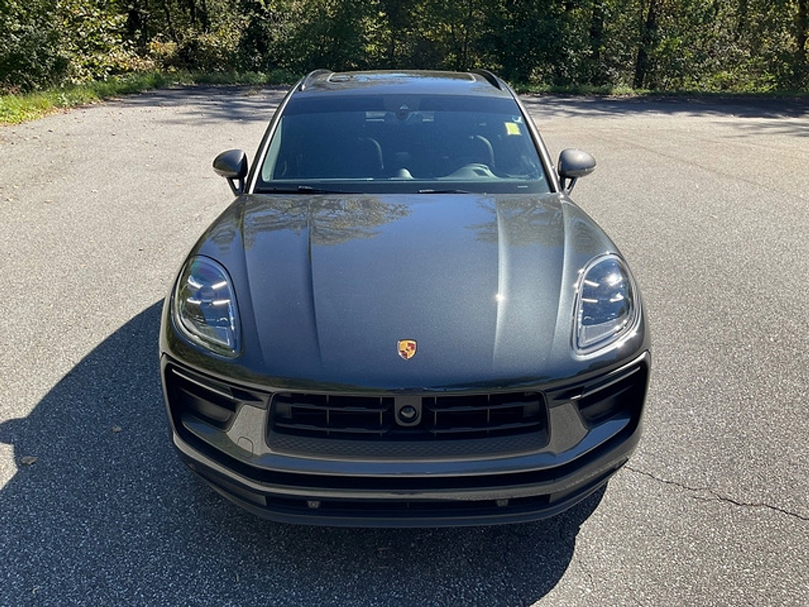 Used 2025 Porsche Macan AWD/4WD image 3