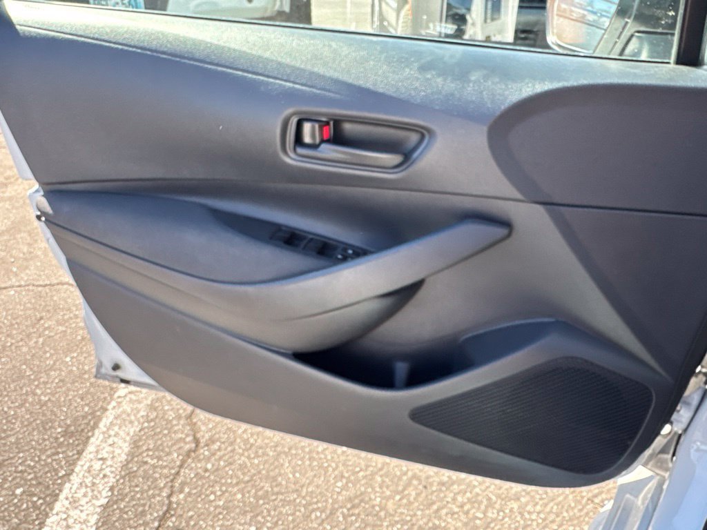 Used 2025 Toyota Corolla LE FWD image 18