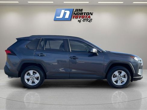 Used 2020 Toyota RAV4 XLE image 4