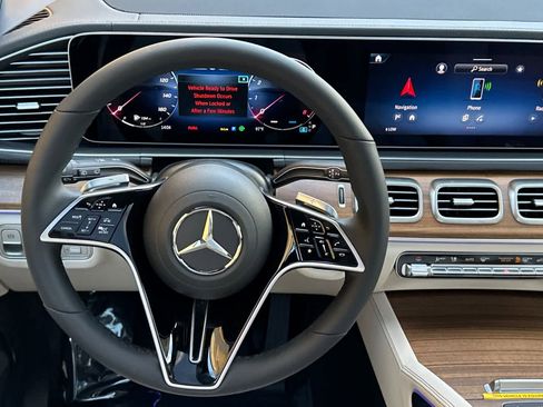 New 2025 Mercedes-Benz GLS 450 4MATIC image 12
