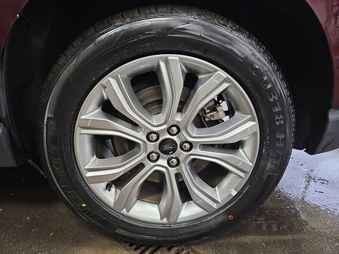 Used 2024 Ford Edge Titanium image 30