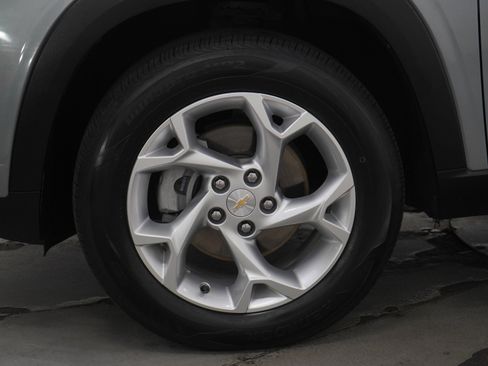 Used 2024 Chevrolet Trax LS w/ LS Convenience Package image 28