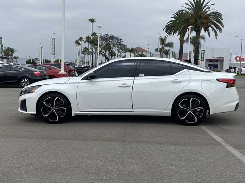 Used 2023 Nissan Altima 2.5 SR w/ SR Premium Package FWD image 38