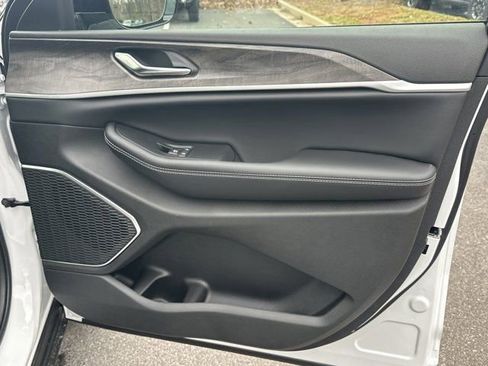 New 2026 Jeep Grand Cherokee Limited image 14