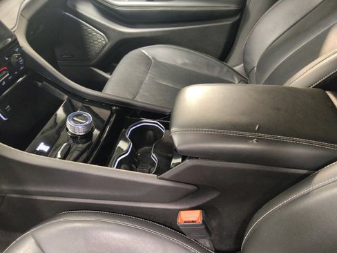 Used 2022 Jeep Grand Cherokee Limited AWD/4WD image 26