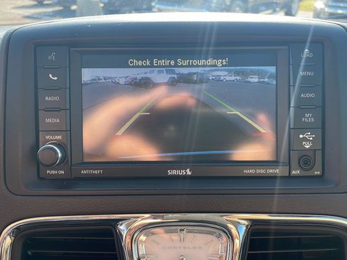 Used 2013 Chrysler Town & Country Touring-L w/ Driver Convenience Group FWD image 22
