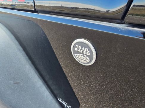 Used 2015 Jeep Wrangler Unlimited Rubicon w/ Connectivity Group image 10