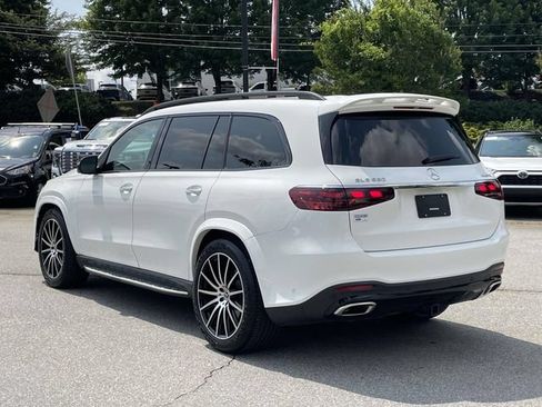 Used 2024 Mercedes-Benz GLS 580 4MATIC image 3