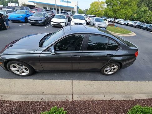 Used 2015 BMW 328i xDrive Sedan AWD/4WD image 2