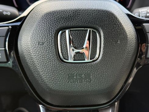 Used 2025 Honda Pilot TrailSport image 18