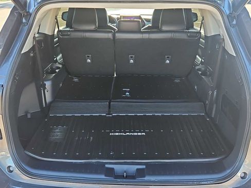 Used 2023 Toyota Highlander XLE image 22