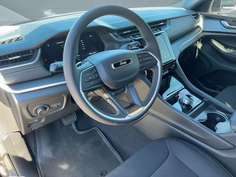 New 2026 Jeep Grand Cherokee L Laredo AWD/4WD image 4