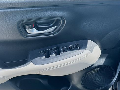 Certified 2023 Honda HR-V LX image 16