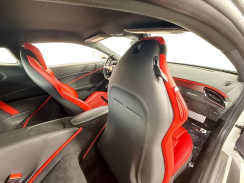 Certified 2023 Ferrari Roma image 23