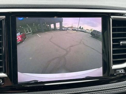 Used 2024 Chrysler Pacifica Limited FWD image 15