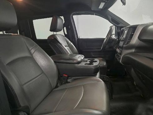 Used 2024 RAM 2500 Tradesman w/ Chrome Appearance Group AWD/4WD image 16