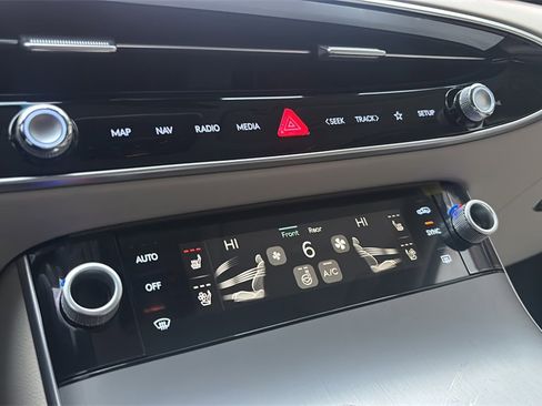 New 2026 Genesis GV70 2.5T Advanced image 24