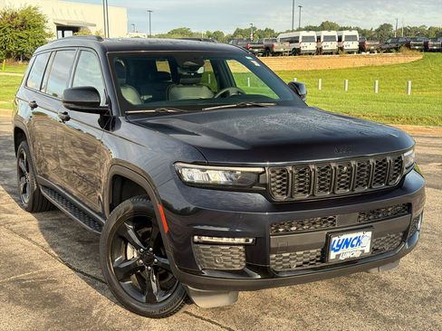 Used 2024 Jeep Grand Cherokee L Limited w/ Luxury Tech Group II AWD/4WD image 5