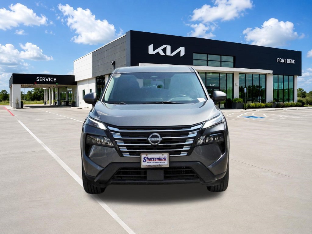 Used 2024 Nissan Rogue SV FWD image 2