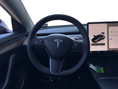 Used 2022 Tesla Model 3 Standard Range RWD image 12