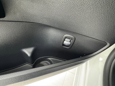 Used 2024 Mercedes-Benz C 300 4MATIC Sedan image 31