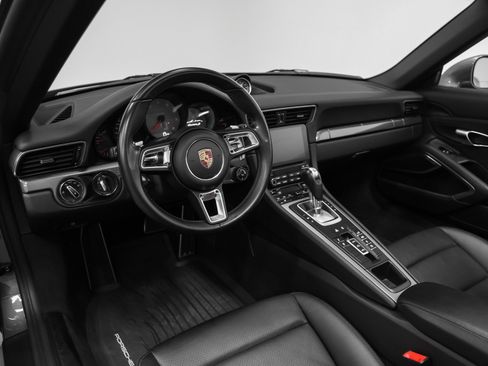 Used 2017 Porsche 911 Carrera S image 4