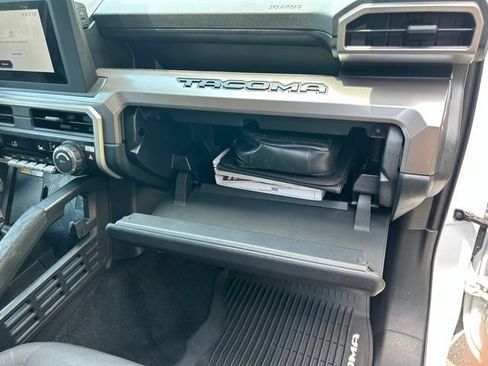 Certified 2024 Toyota Tacoma SR5 AWD/4WD image 25
