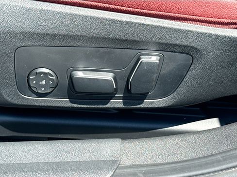 New 2026 BMW 330i Sedan w/ M Sport Package RWD image 25