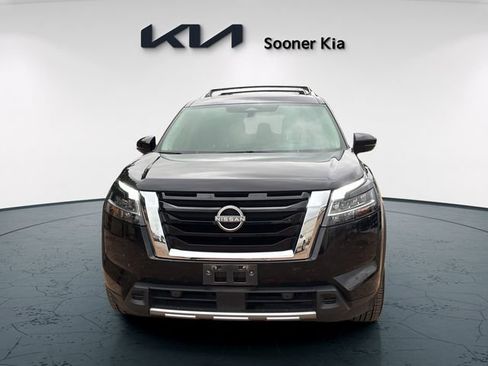 Used 2024 Nissan Pathfinder Platinum w/ Cargo Package FWD image 2