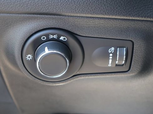 Used 2019 Jeep Compass Sport FWD image 14