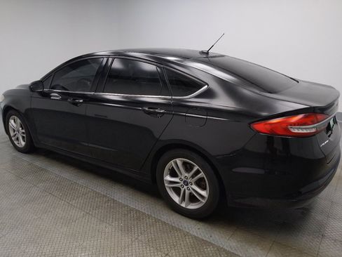 Used 2018 Ford Fusion SE w/ Fusion SE Technology Package FWD image 3
