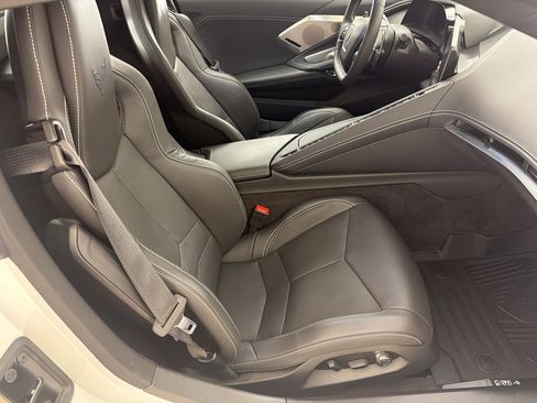 Used 2024 Chevrolet Corvette Stingray Preferred Conv w/ Z51 Performance Package RWD image 19