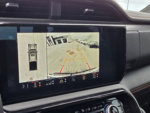 Used 2025 GMC Sierra 1500 AT4 w/ AT4 Premium Package image 17