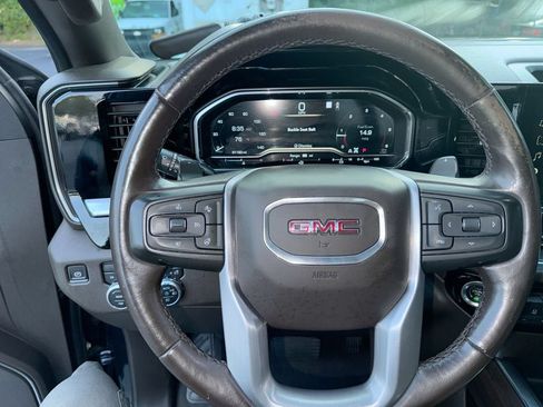 Used 2022 GMC Sierra 1500 SLT w/ SLT Premium Package AWD/4WD image 16