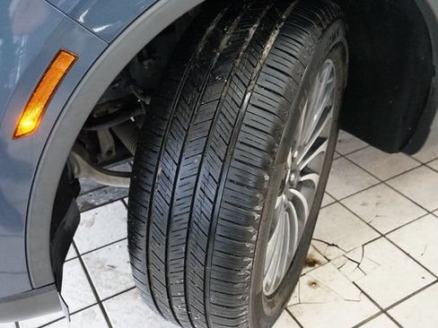 Used 2021 Lincoln Aviator Reserve AWD/4WD image 55