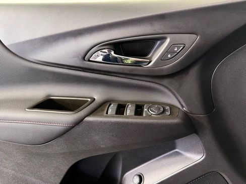 Used 2023 Chevrolet Equinox RS image 19