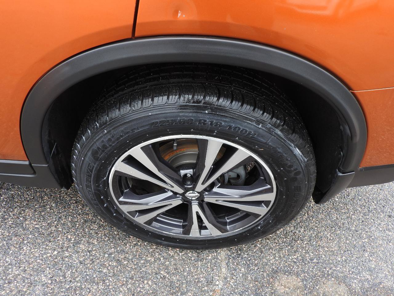 Used 2019 Nissan Rogue SV w/ Sun & Sound Touring Package AWD/4WD image 19
